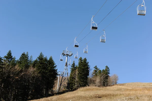 Cableway ready and now snow yet — Stock Photo, Image