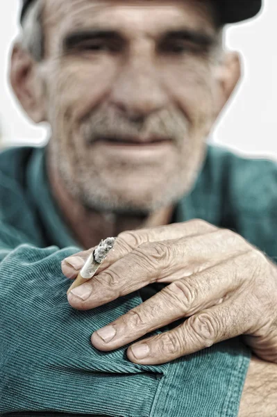 Wrinkled mouth and cigarette — Stock Photo, Image