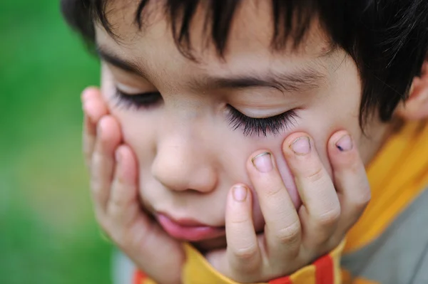Ένα όμορφο παιδί κλαίει — Φωτογραφία Αρχείου