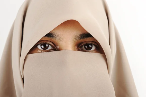 面纱的穆斯林妇女，面纱围巾 — 图库照片