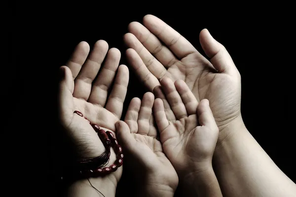 Beten und lehren, Kind und Erwachsener gemeinsam beten — Stockfoto