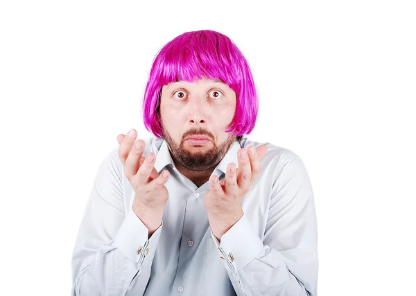 Молода людина з бородою і рожевим волоссям — стокове фото