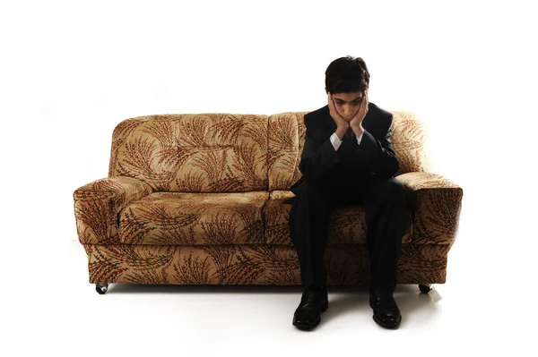 Egy tizenéves fiú egyedül ül érzelmi képe — Stock Fotó