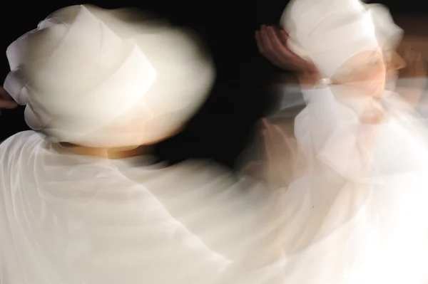 Künstlerische Bewegtbild von weißen Tänzerinnen sufy — Stockfoto