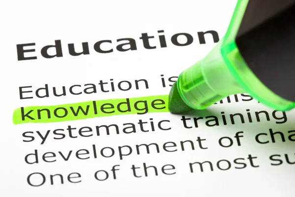 教育に関する知識を緑色で強調 — ストック写真