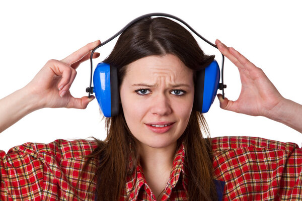 Ремесленница с защитой слуха
