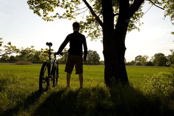 Cyclist silhouette — Stock Photo, Image