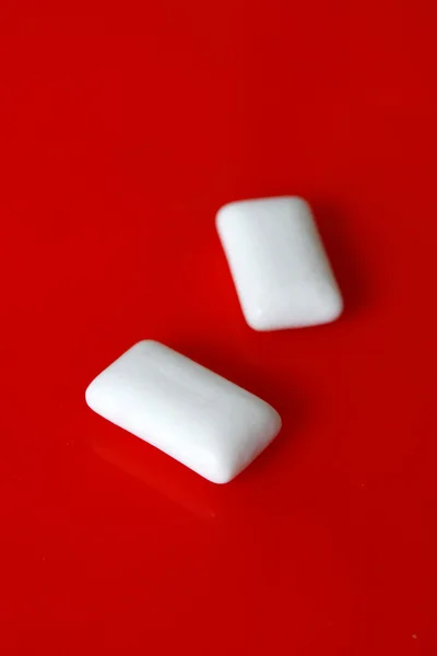 Kauwgom op een tafel — Stockfoto