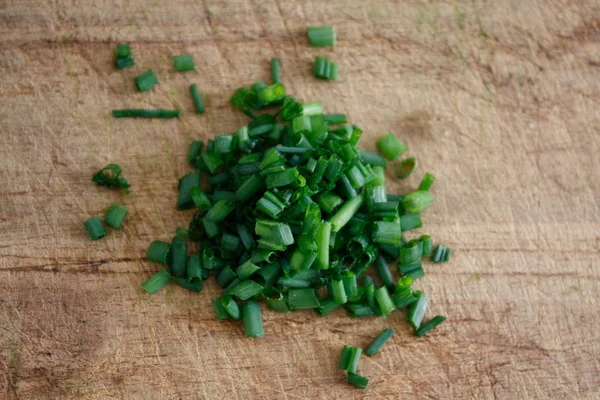 Нарізану зелену цибулю — стокове фото