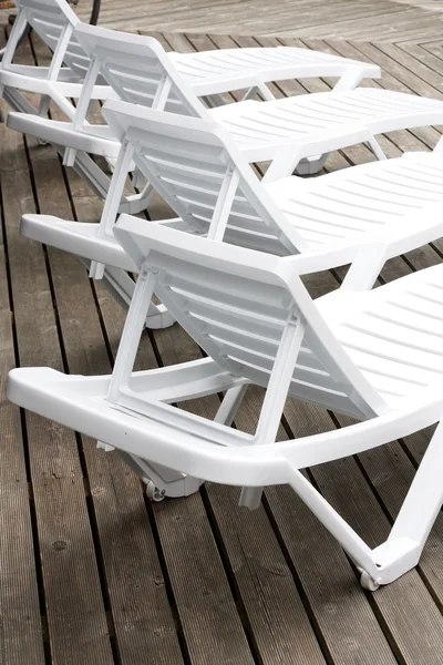 Medence melletti székek — Stock Fotó