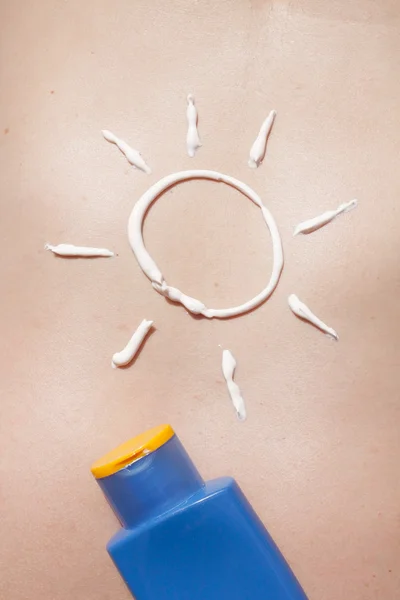 Sun and sunscreen — Stock Photo, Image