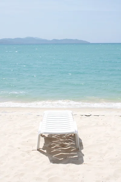Крісло на пляжі — стокове фото