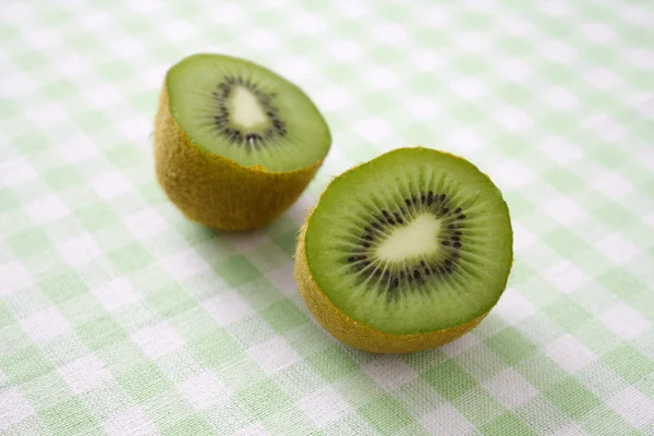 Sliced kiwi fruit — Stock Photo, Image