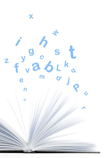 Boek met letters vliegen uit het — Stockfoto