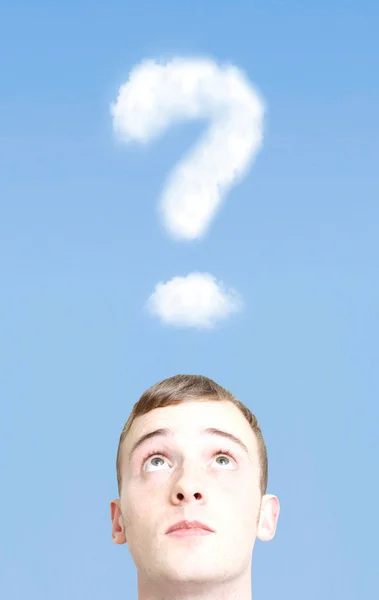 Signo de interrogación en el cielo — Foto de Stock