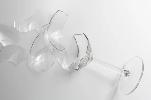 Shattered wine glass — Stock Photo, Image