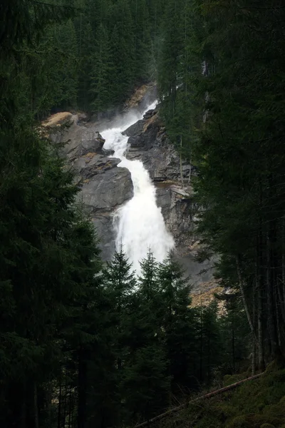 Lesní vodopád — Stock fotografie