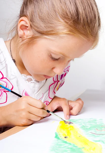 Küçük çocuk çizim — Stok fotoğraf
