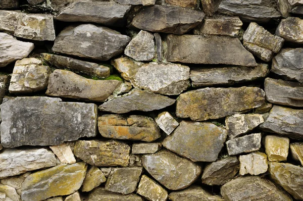 Wall of non-masonry rock — Stock Photo, Image