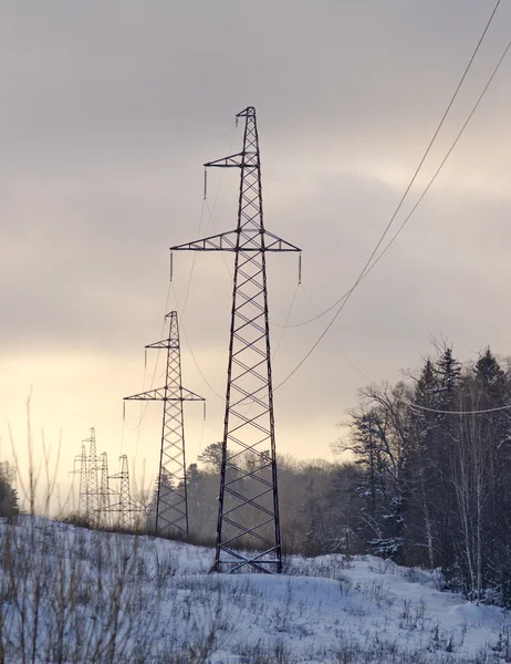 Башня высоковольтной электрической сети — стоковое фото