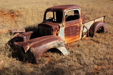 Rusty old pickup truck clipart