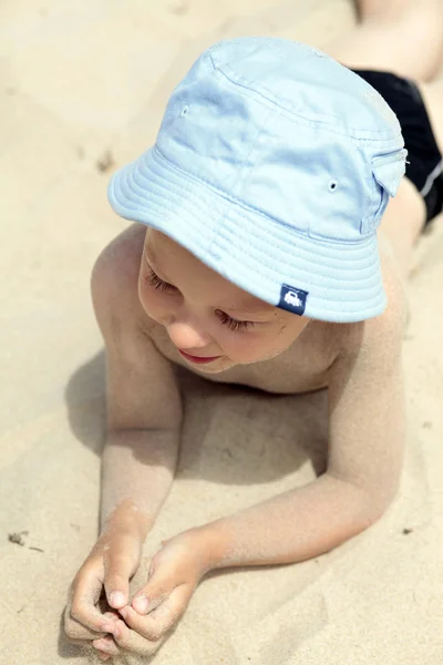 해변의 소년 — 스톡 사진