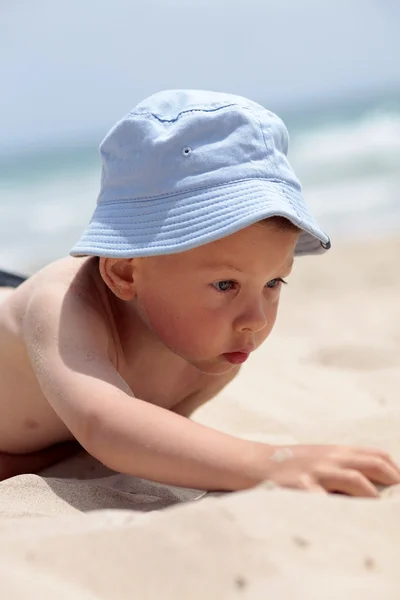 Boy on beach — Stock Photo, Image