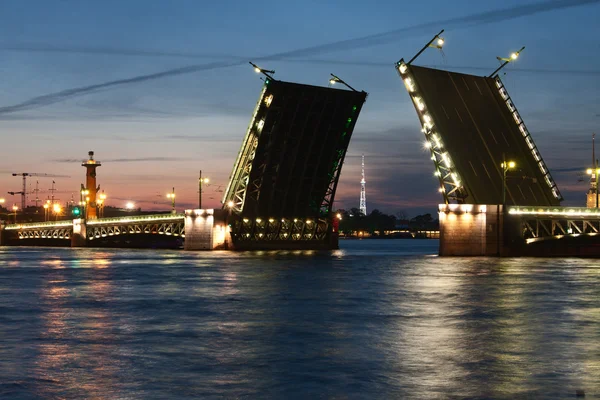Bridge - vita natten — Stockfoto