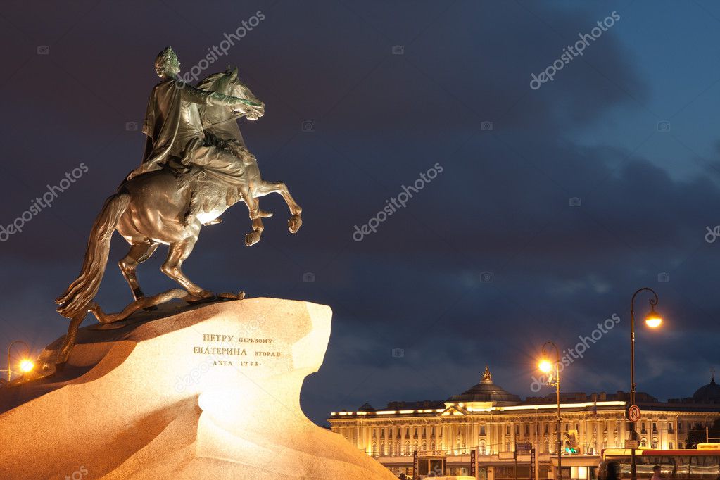 Памятник петру в санкт петербурге фото