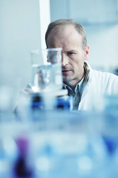 Investigación y ciencia en el laboratorio — Foto de Stock