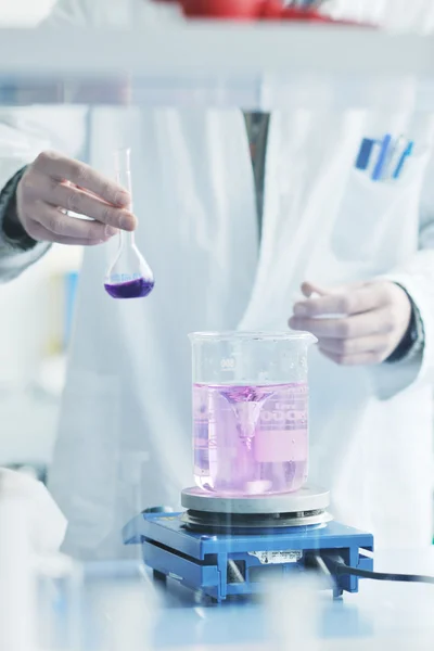 Дослідження та наука в лабораторії — стокове фото