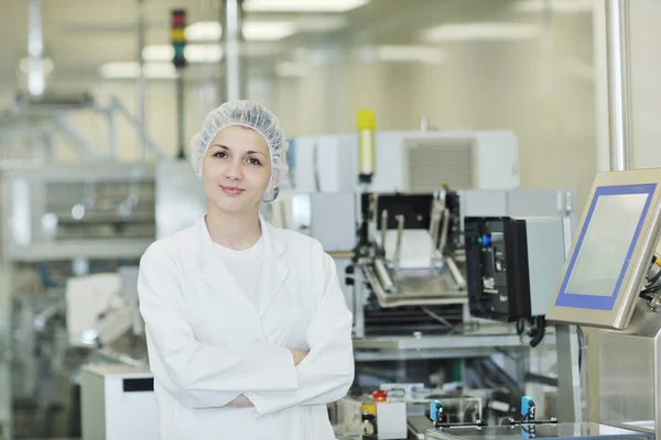 Woman worker in pharmacy company — Stock Photo, Image