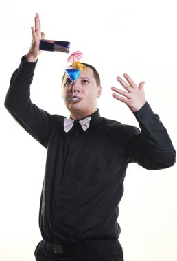 Pro barmen partisi içki kokteyl hazırlamak