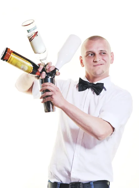 Pro barman preparar bebida de coquetel na festa — Fotografia de Stock