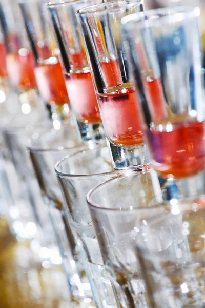 Koktejlové nápoje v noční bar — Stock fotografie