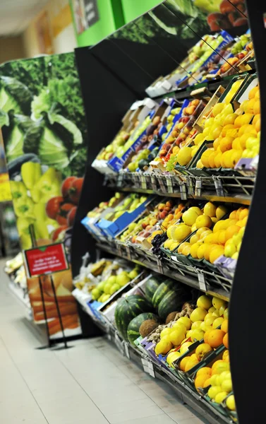 新鲜水果和蔬菜中秀珀市场 — 图库照片