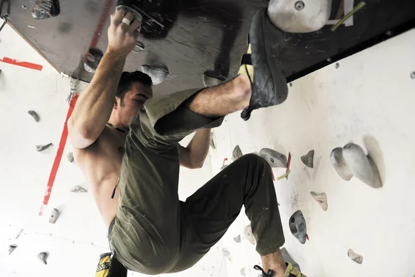 Man oefening sport klimmen — Stockfoto