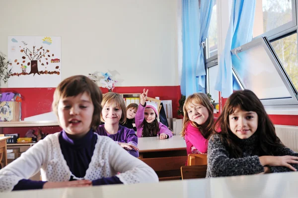 Mutlu çocuklar okulu sınıf öğretmeni ile — Stok fotoğraf