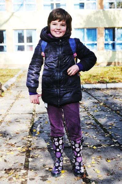Mutlu okul kız — Stok fotoğraf