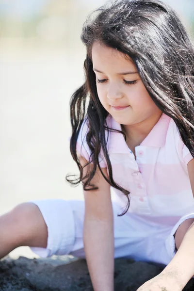 A strandon kis női gyermek-portré — Stock Fotó