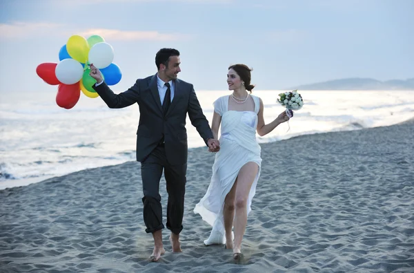 Romantic beach wedding at sunset — Stock Photo, Image