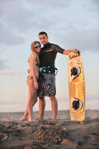 Sunset beach adlı iki poz sörf — Stok fotoğraf