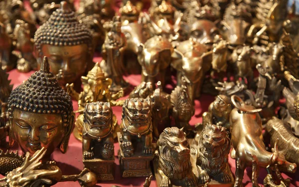 Souvenirs en bronze chinois — Photo