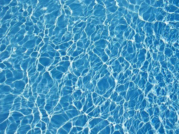 Hermosa piscina de agua clara — Foto de Stock