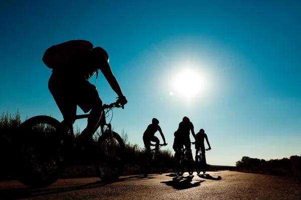 Cyklister i rörelse — Stockfoto