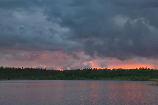 Red sunset near lake — Stock Photo, Image