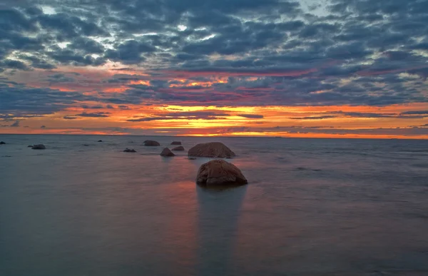 붉은 바다에 돌 — 스톡 사진