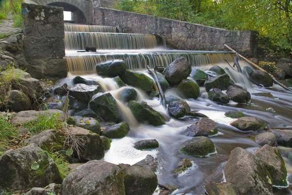 Каменный каскад водопадов — стоковое фото