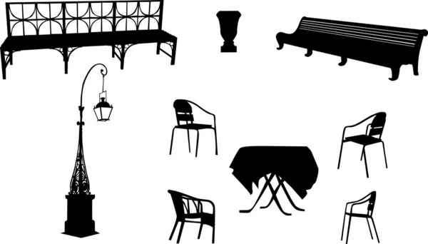 Cadeiras, bancadas, candeeiro de rua e mesa —  Vetores de Stock