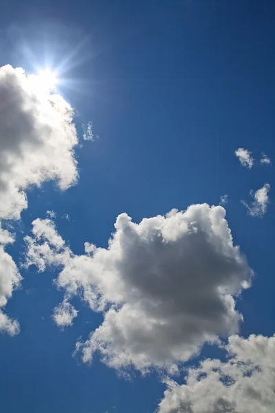 Bulut arkasında güneş — Stok fotoğraf